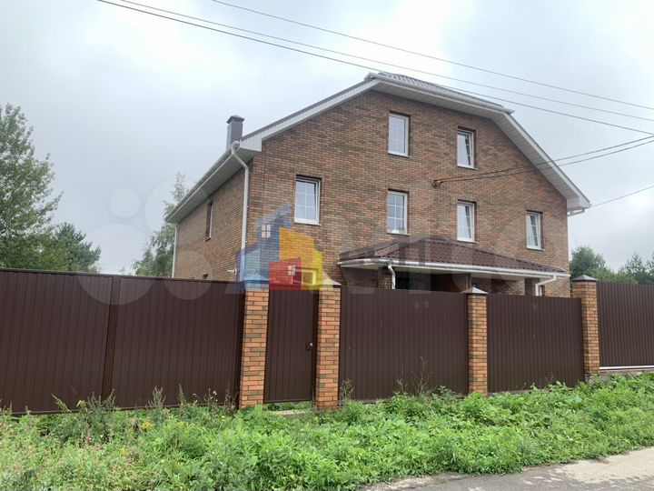 Коттедж 188 м² на участке 6 сот.