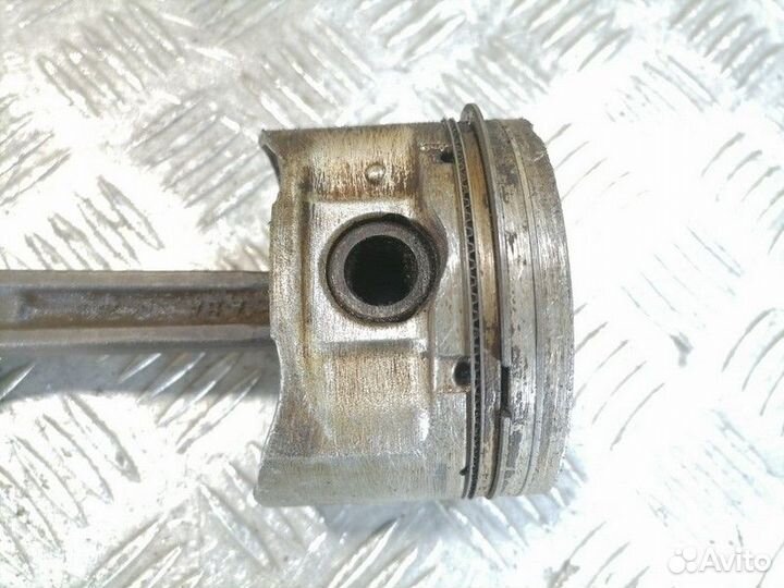 Поршень с шатуном Kia Sportage 2004-2010