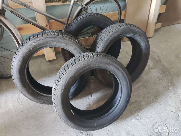 Bridgestone Blizzak VRX 2.25/4.5 R4