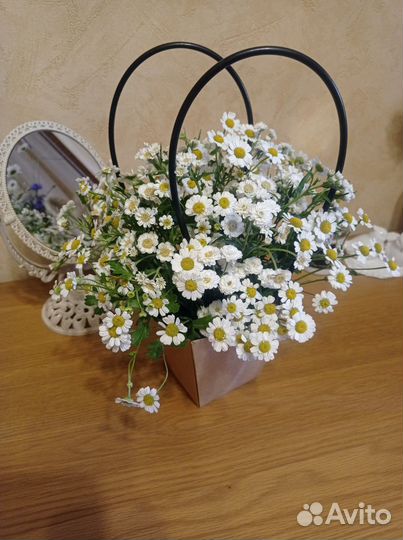 Живые цветы композиция в сумке