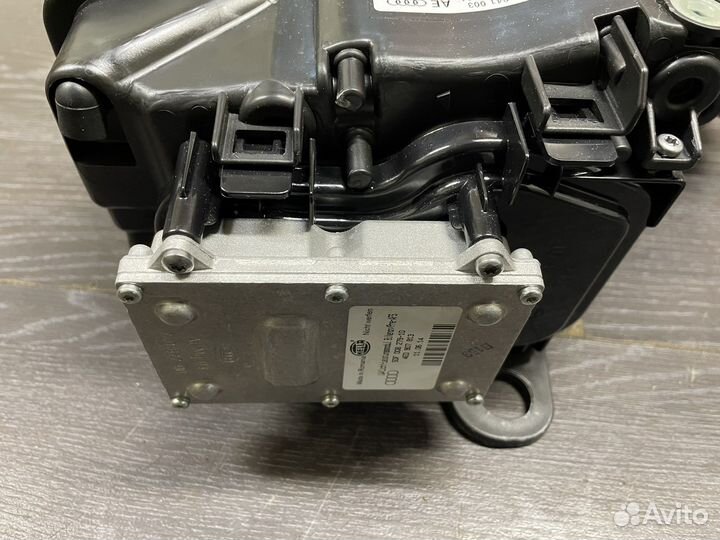 Передняя левая фара Audi A8 S8 W12 Новая