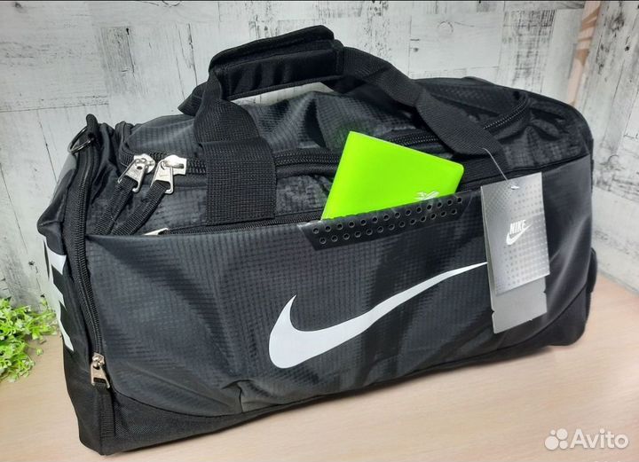 Спортивная сумка Nike