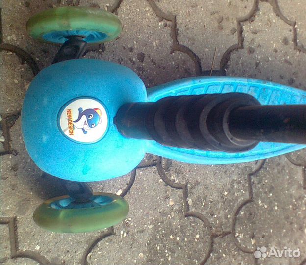 Самокат трёхколёсный