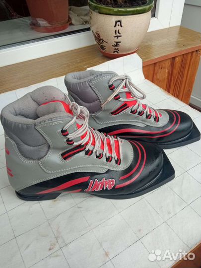 Лыжные ботинки