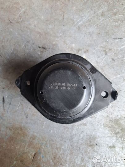 Подушка двигателя Mercedes w164