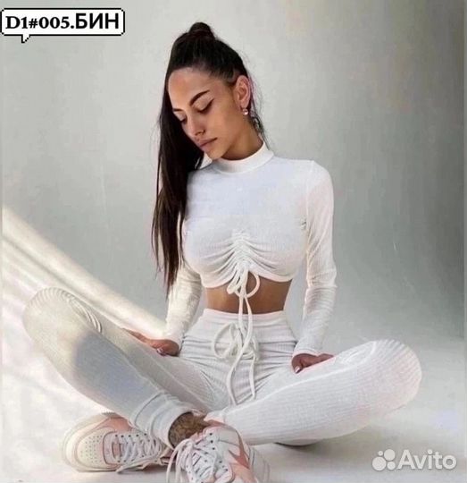 Новый спортивный костюм 44 размера