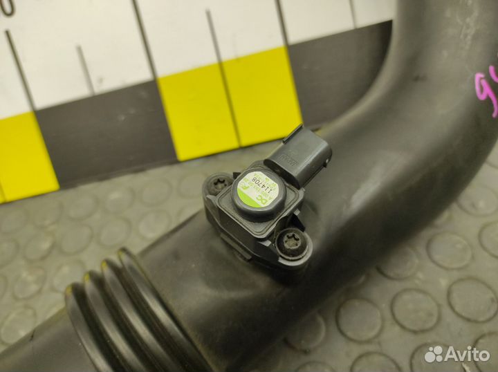 Патрубок воздушный Mercedes-Benz W204 M271.820