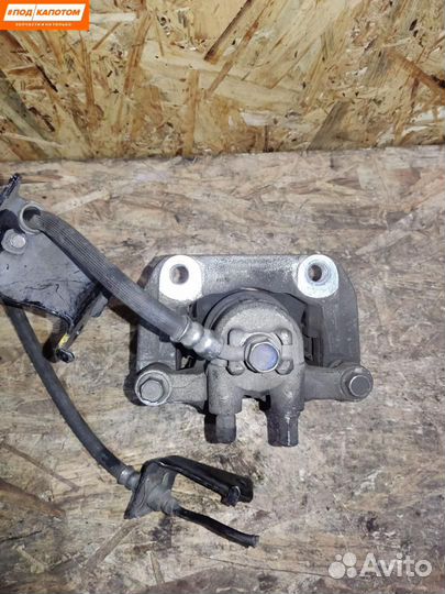 Суппорт тормозной задний левый Honda Accord 8