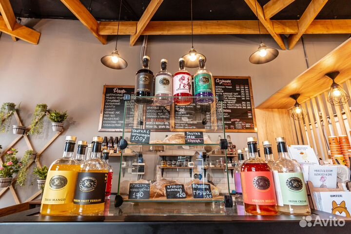 Стильная семейная кофейня в парке