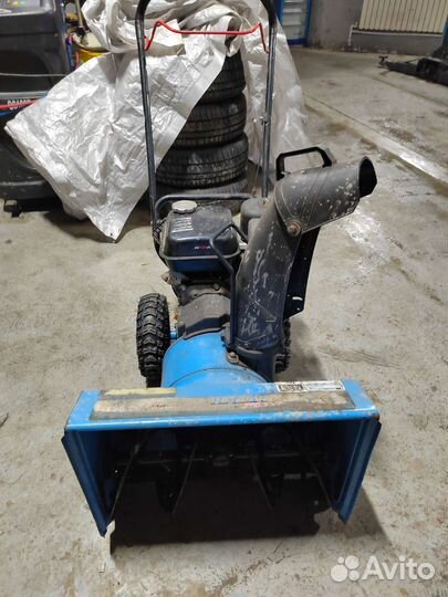 Снегоуборщик компактный бензиновый