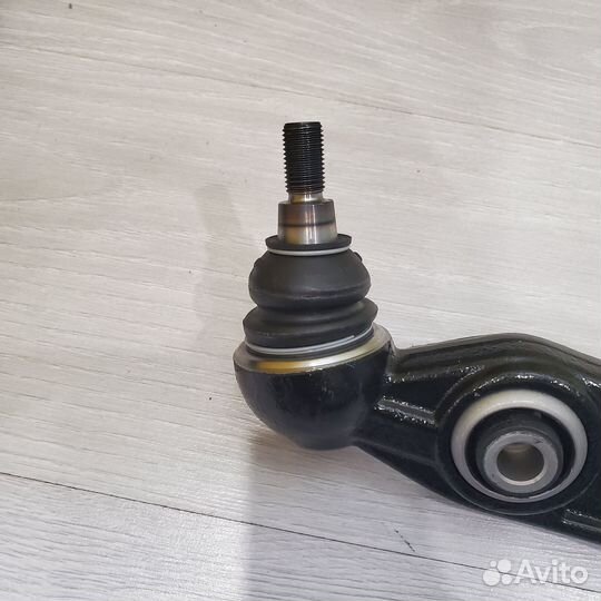 Рычаг нижний правый BMW F15 новый