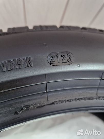 Pirelli Cinturato P7 245/40 R18 97Y