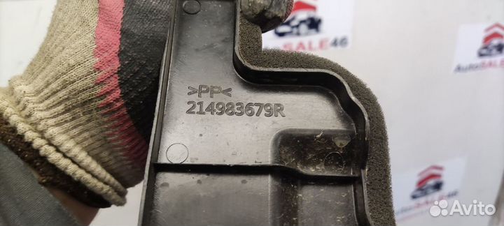 Дефлектор радиатора правый Renault