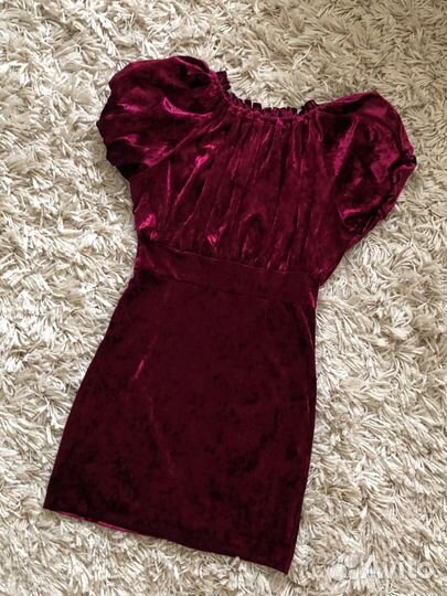 Платье бархатное 42