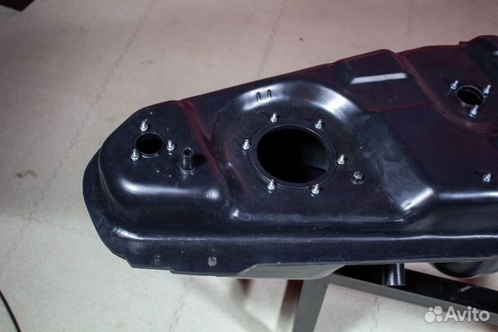 Пластиковый топливный бак Mitsubishi Montero