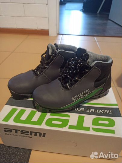 Лыжные ботинки