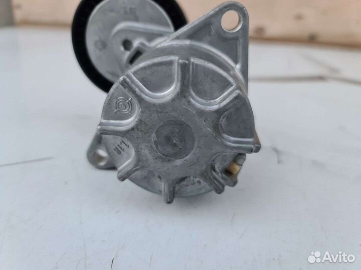 Натяжитель приводного ремня Mercedes OM611