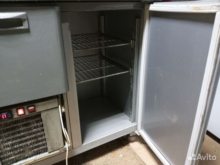 Холодильный стол