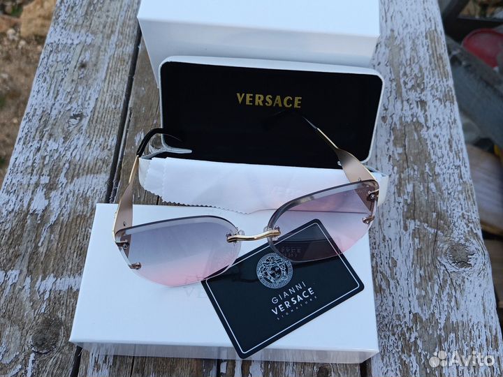 Солнцезащитные очки женские versace