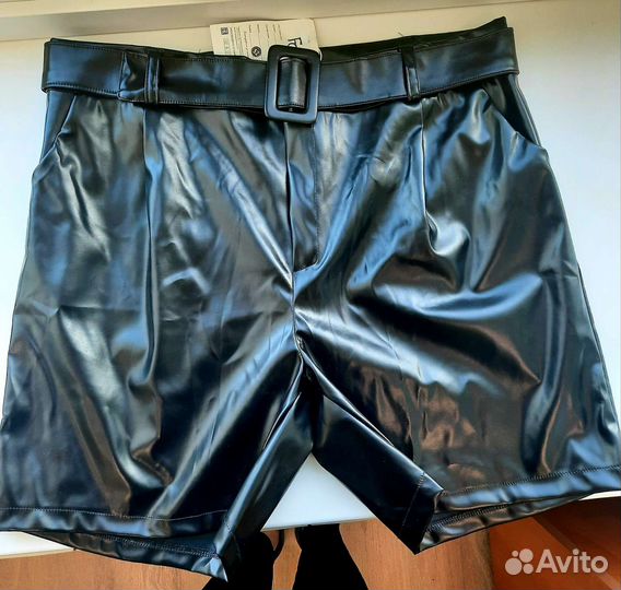 Кожаные шорты