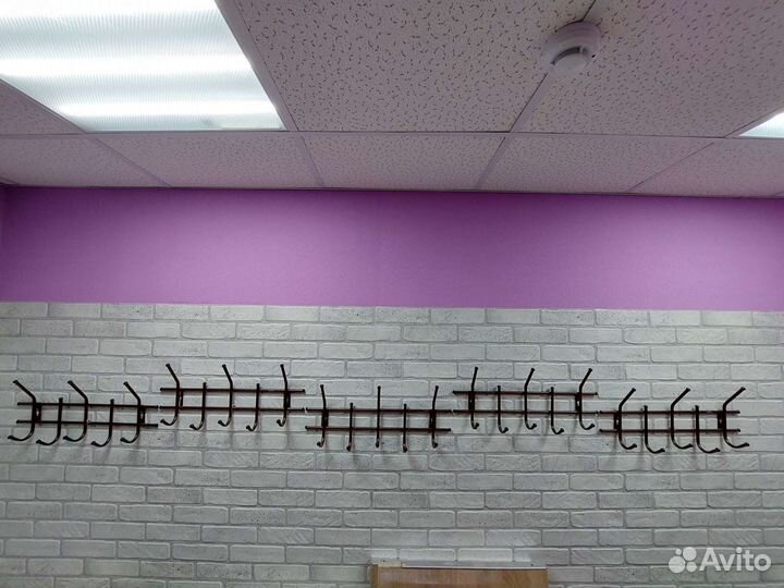 Вешалка настенная