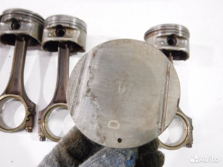 Поршень с шатуном Kia Carnival I