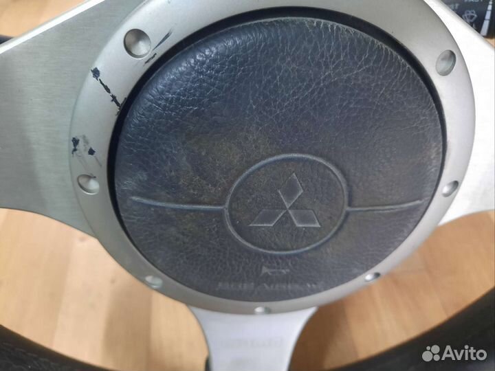 Руль Momo Mitsubishi Lancer 9 evolution