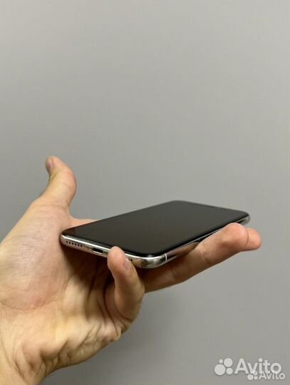 iPhone X, 64 ГБ