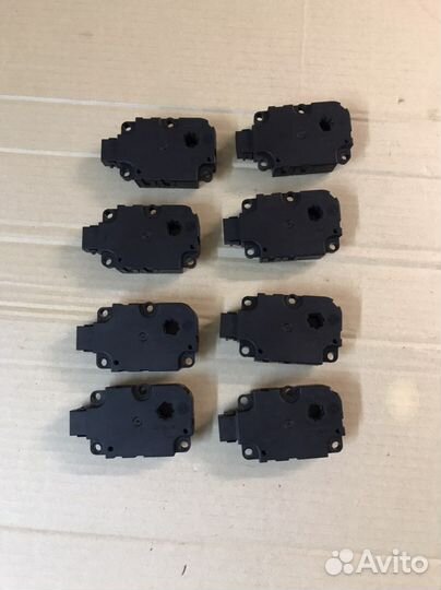 Моторчик (привод) заслонки климата VAG