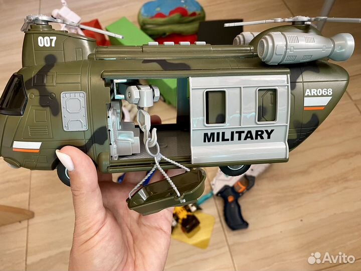 Игрушки для мальчика пакетом