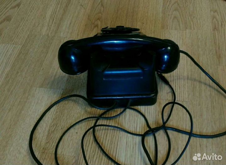 Старинный карболитовый телефон. СССР