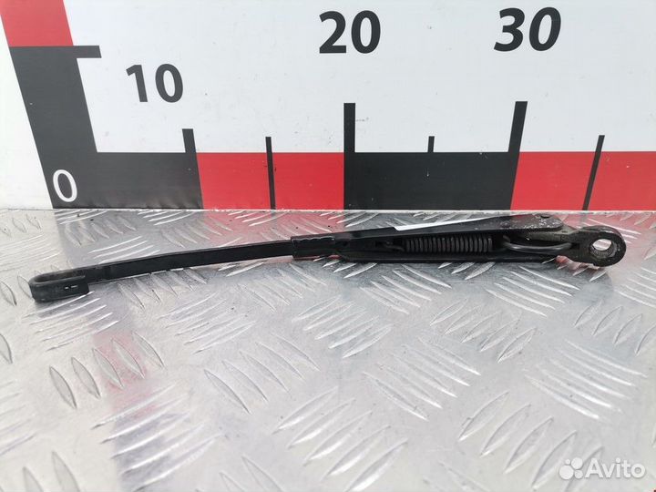 Щеткодержатель задний Mercedes-Benz E-Класс