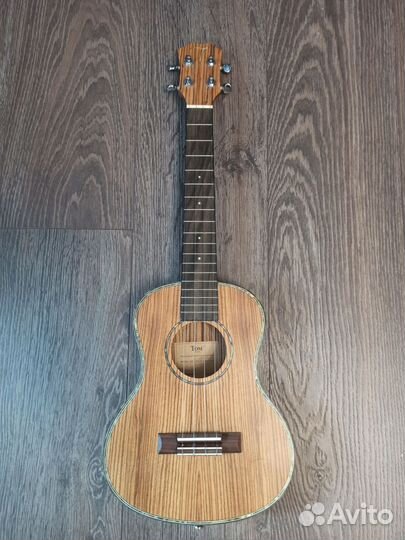 Укулеле Тенор TOM TUT-300TN с чехлом в комплекте