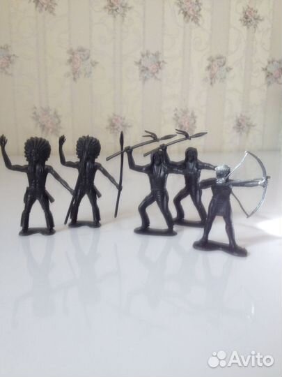 Солдатики ковбои,индейцы