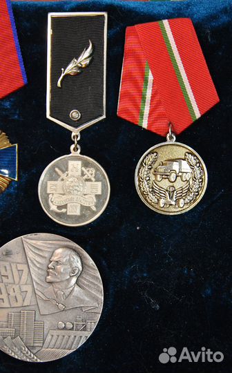 15 знаков и медалей на разные темы