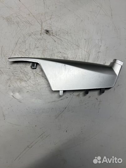 Накладка в салоне левая Renault Latitude L70A