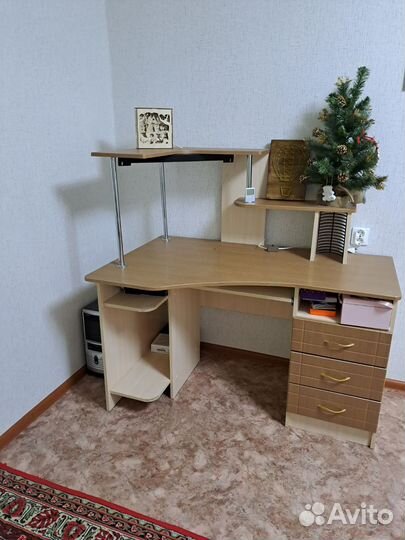 Компьютерный стол