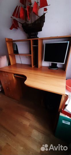 Письменный стол с полками бу