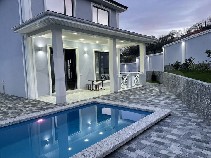 Дом 200 м² на участке 5 сот.