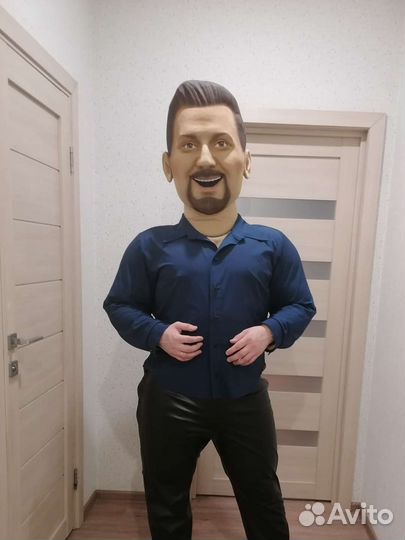 Стас Михайлов ростовая кукла поздравление женщин