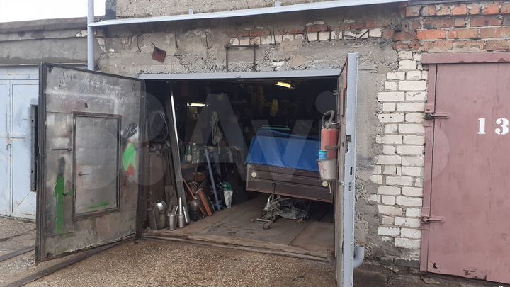 Гараж, > 30 м²