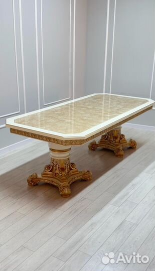 Столы и стулья