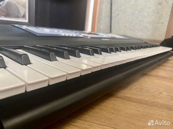 Синтезатор Yamaha PSR-E213