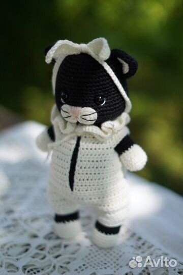 Вязаная игрушка Кошка