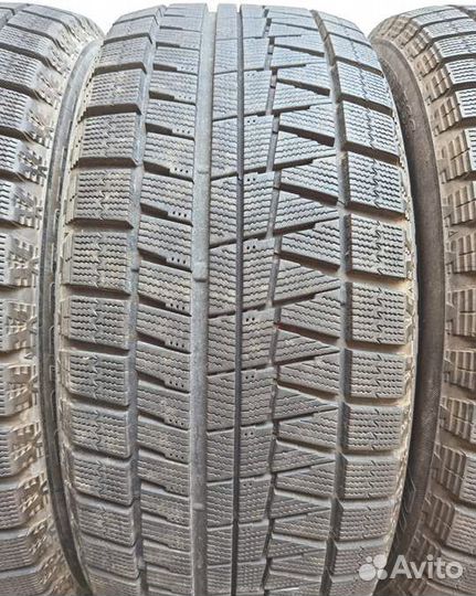 Bridgestone Blizzak Revo GZ 235/50 R17 98V