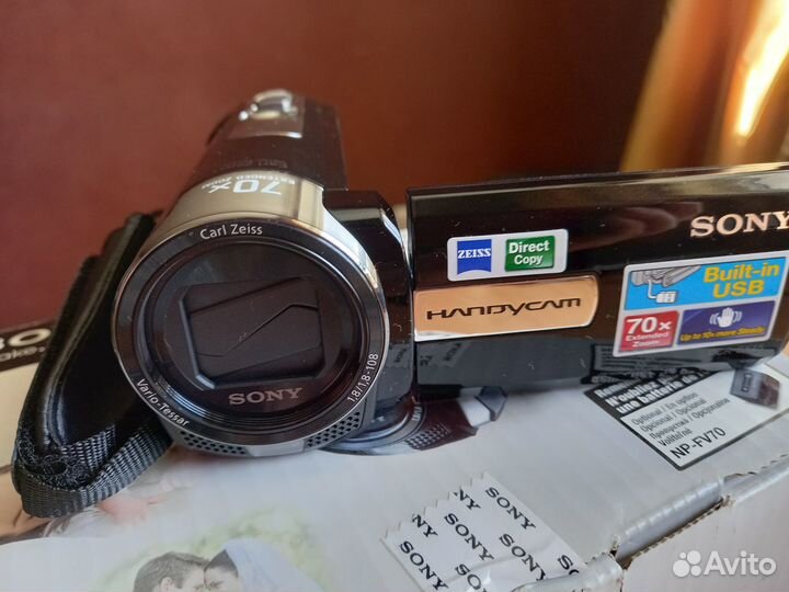 Цифровая видеокамера Sony