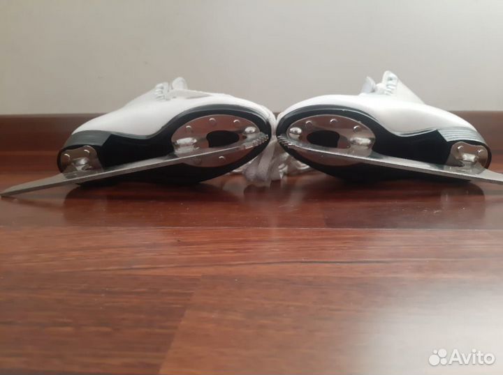 Коньки снегурки размер 30