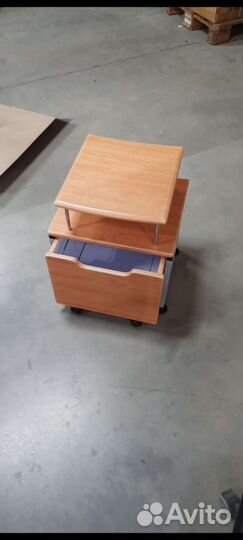 Тумбочка столик прикроватная офисная