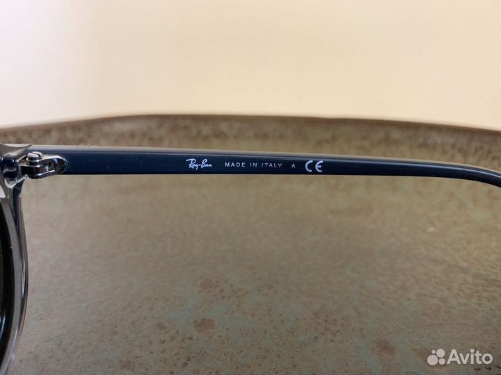 Солнцезащитные очки Ray-Ban rb 4304