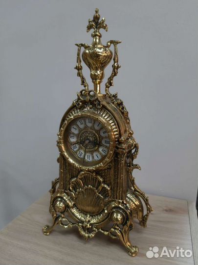 Часы бронза